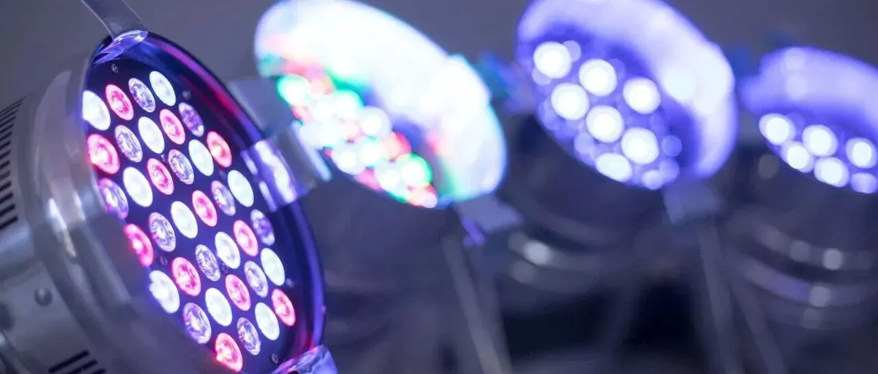 靠AI账号带货，汽配卖家把投影灯卖到TikTok榜一